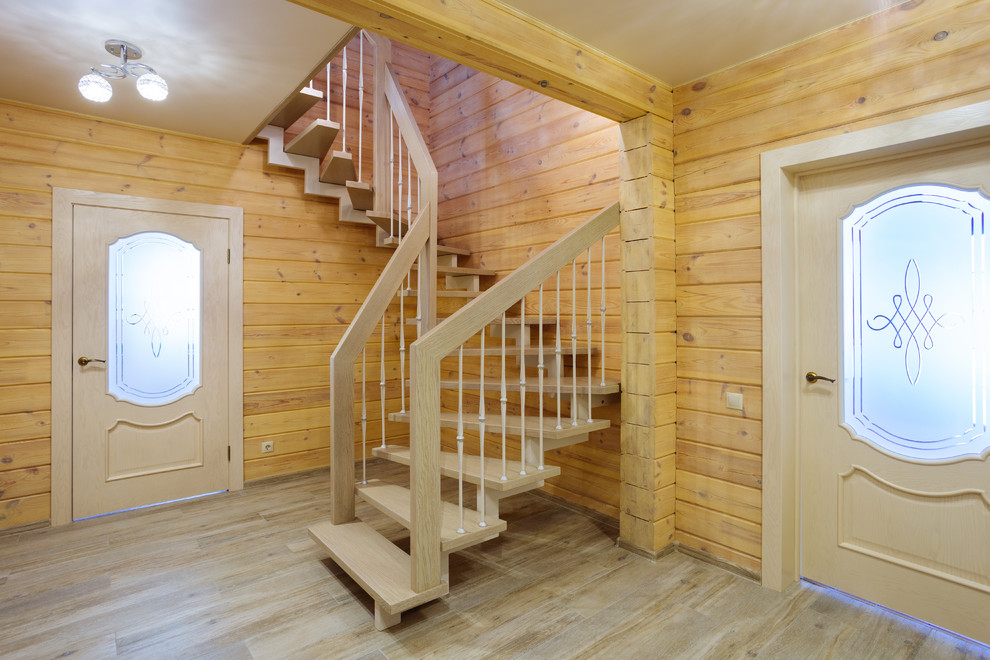 Лестница в частном доме по ул. Розовая г. Мариинский Посаде