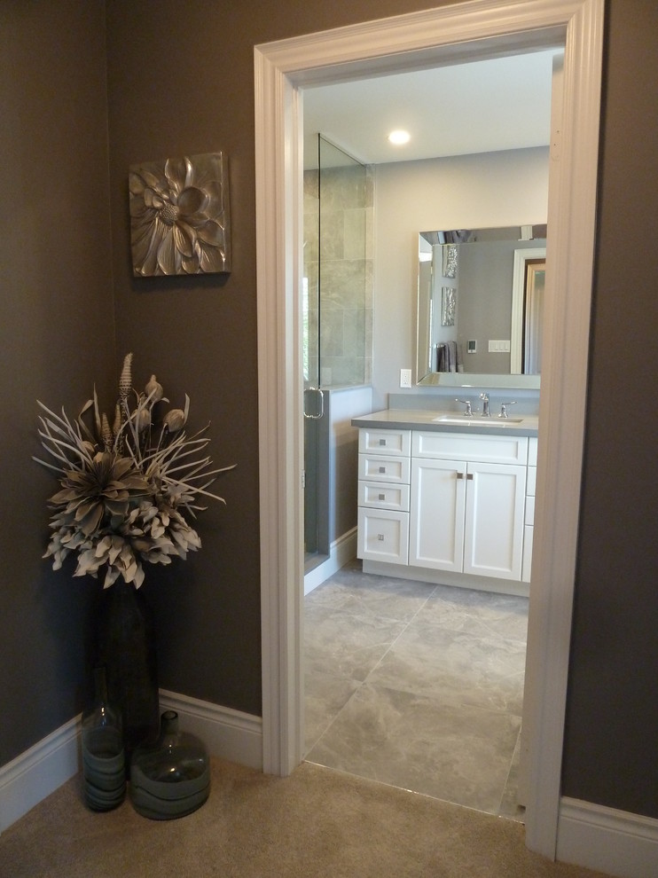 Inspiration for a transitional home design remodel in Toronto
