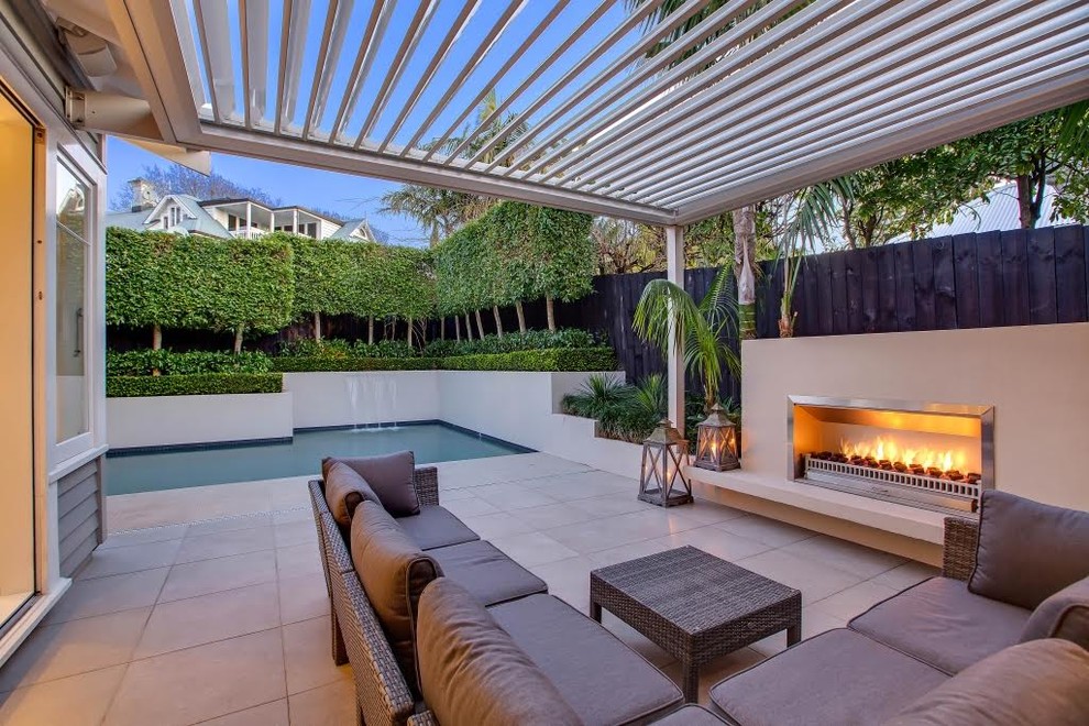 Photo of a contemporary patio in Auckland.