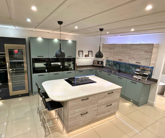 Two Tone Kitchen Display moderne-koekken
