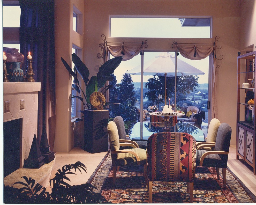 Example of an eclectic home design design in Phoenix