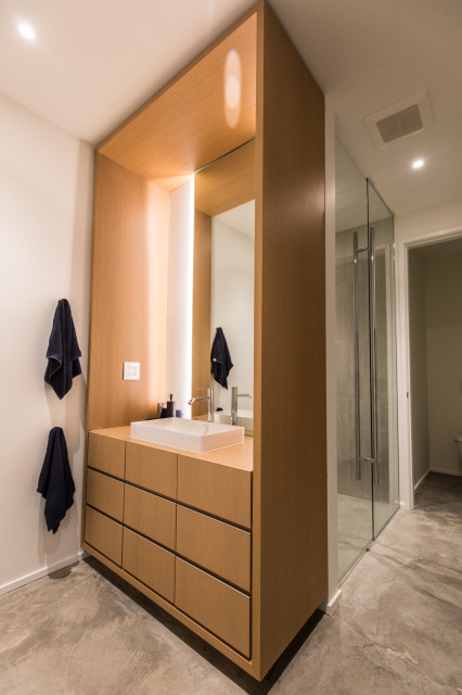 Spoonbill modern-bathroom