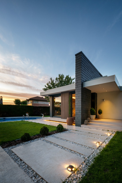 Casa H2 - Ampliaci&oacute;n de Vivienda moderne-hus-og-facade
