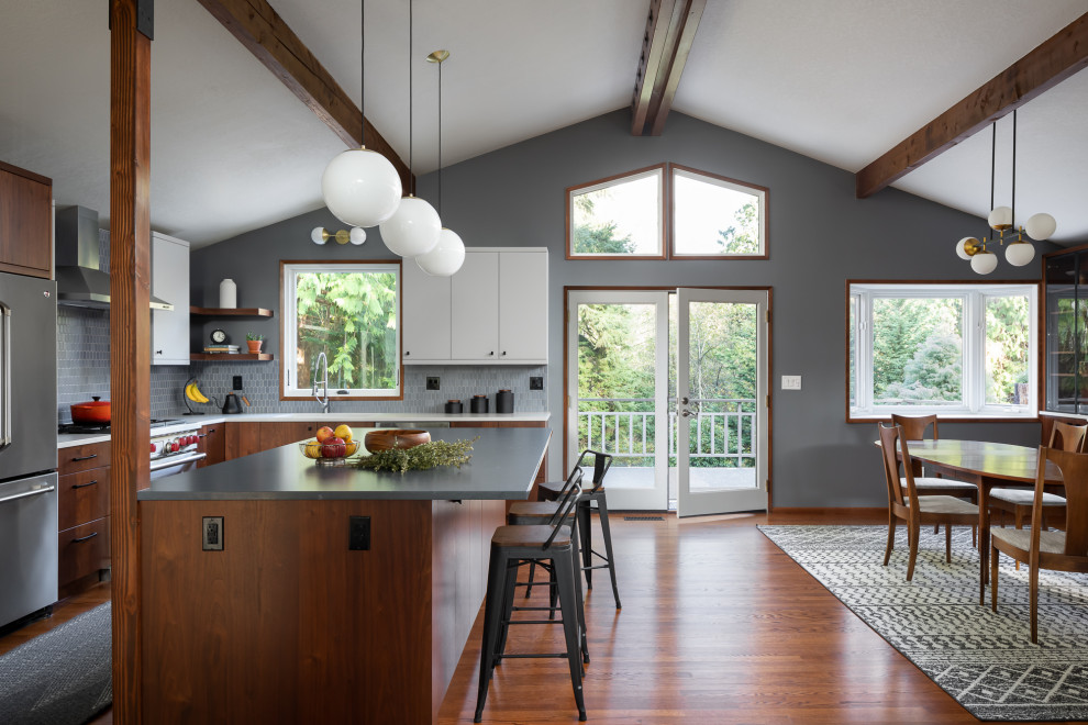 Kitchen - mid-century modern kitchen idea in Seattle