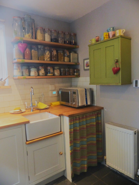 Small cottage kitchen klassisk-koek