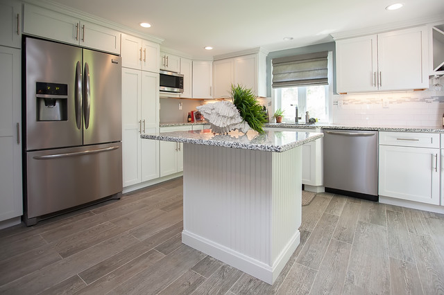Cape Cod White Shaker Coastal Kitchen maritim-kueche