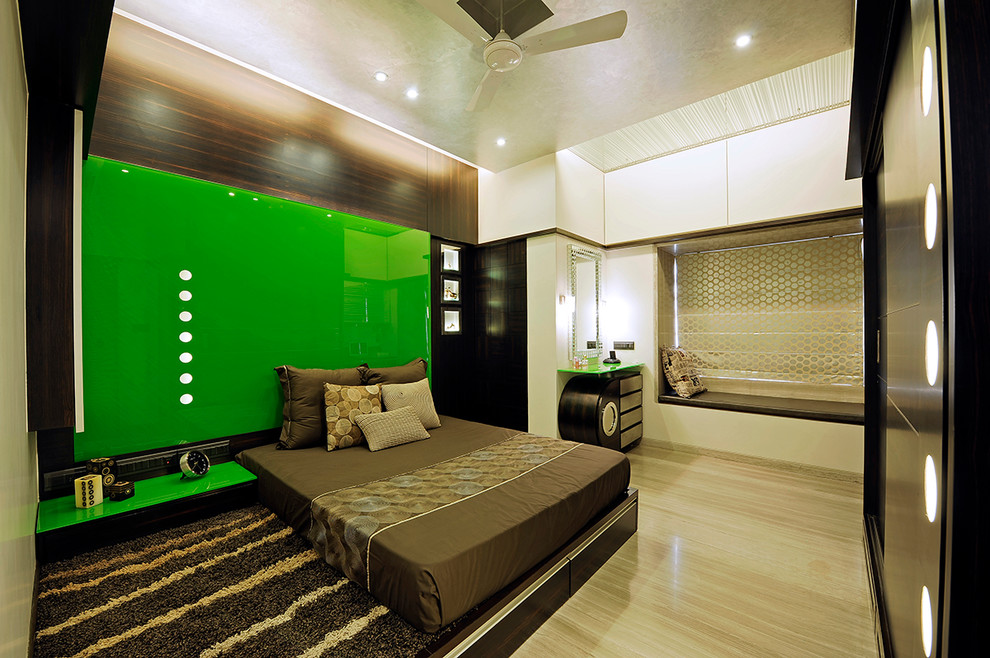 This is an example of a contemporary bedroom in Mumbai.