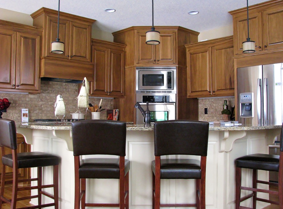 Kitchen - kitchen idea in Minneapolis