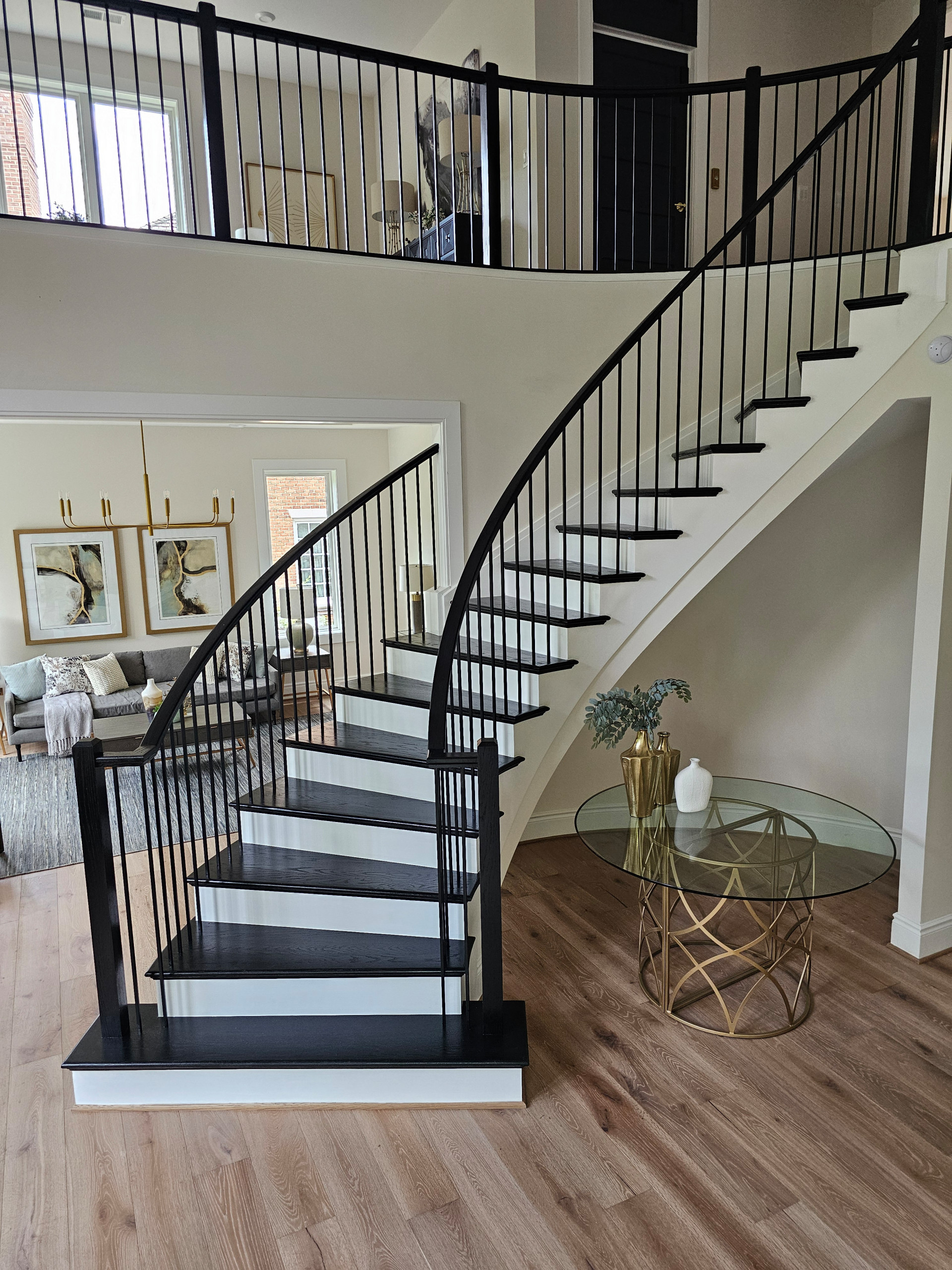 Elegant Curve Elevates Modern Design, Mclean, VA 22101