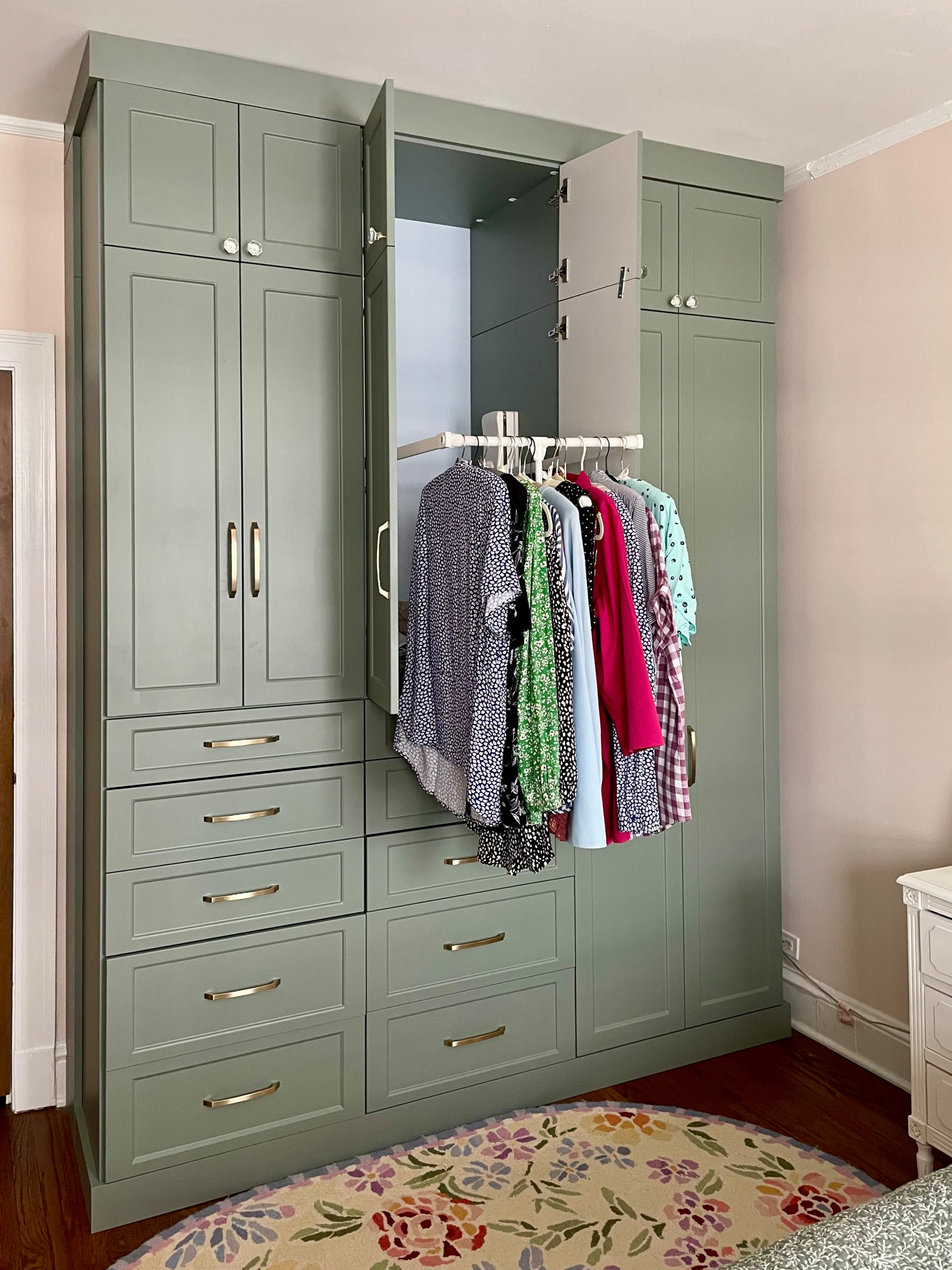 Celadon Walk-in, Armoire and Reach-in closets