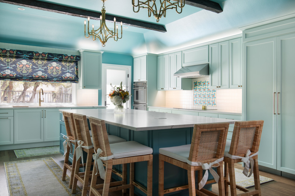 Transitional kitchen photo in Austin