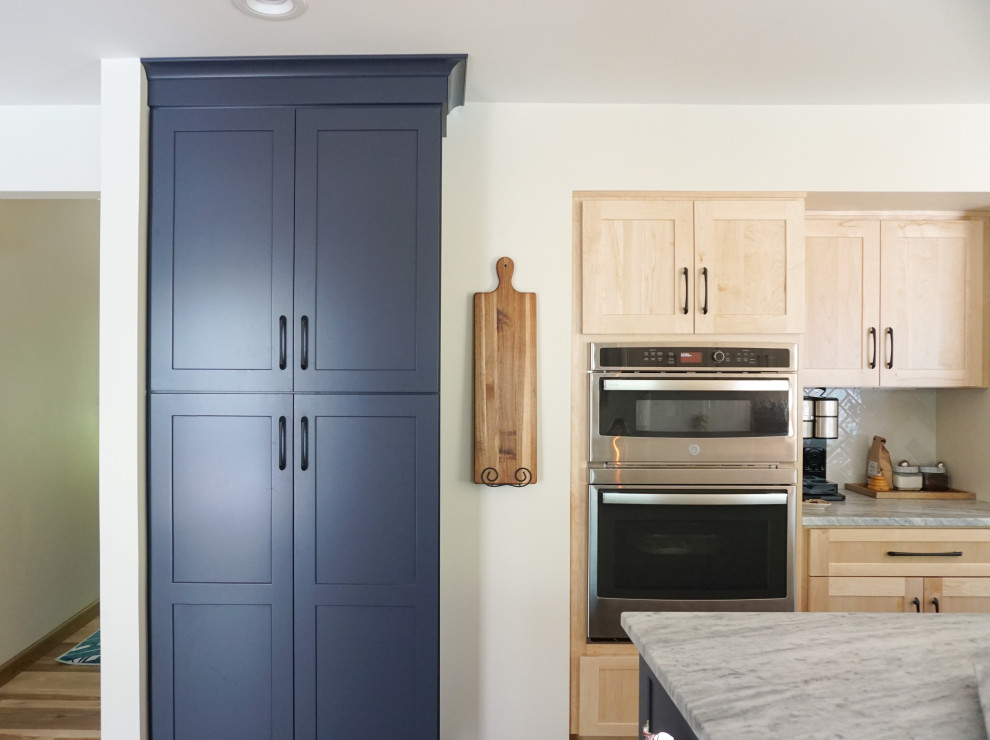 Kitchen - kitchen idea in Boston