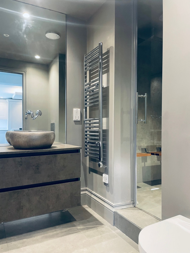 Bathroom with steam / shower room