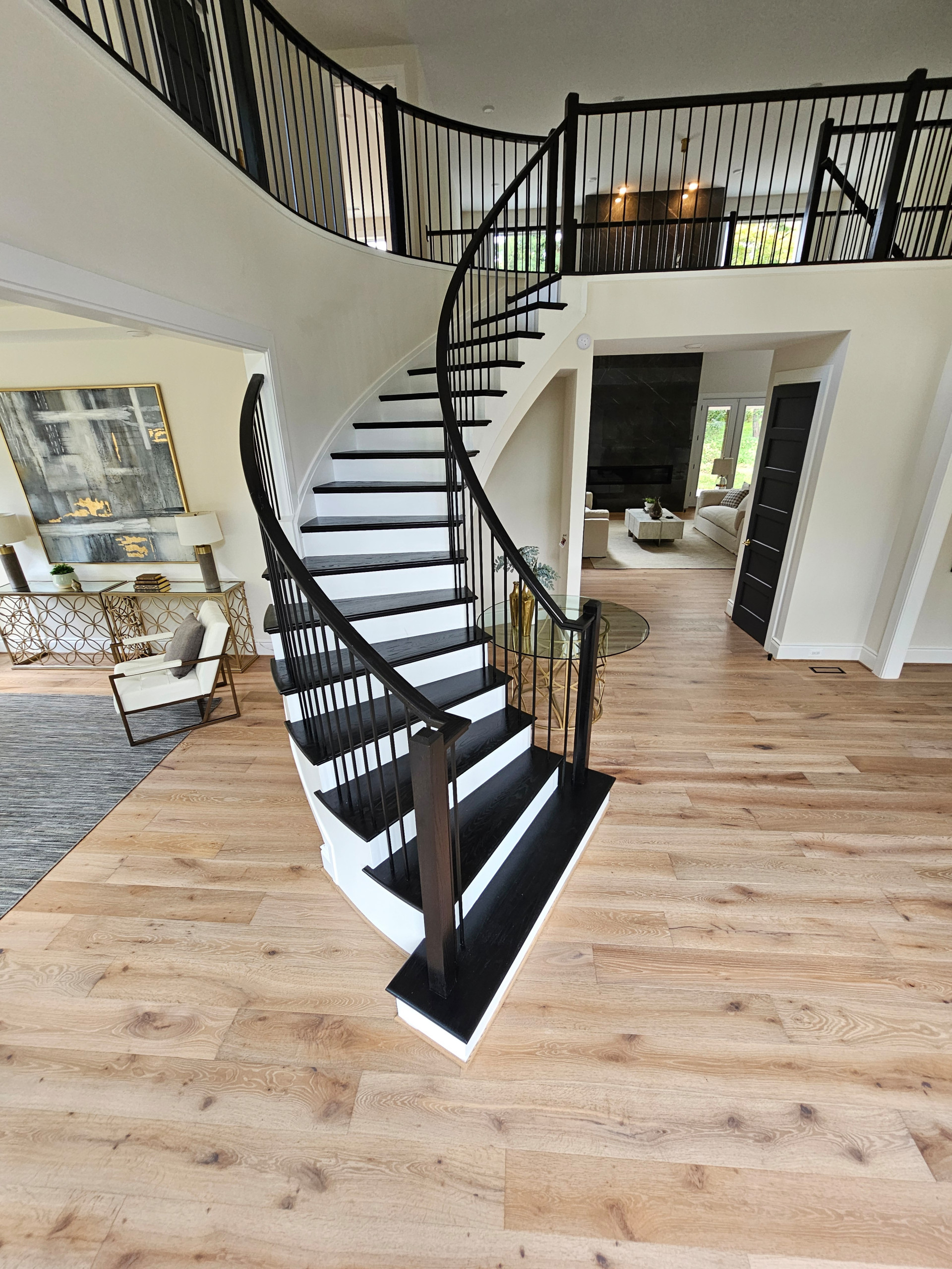 Elegant Curve Elevates Modern Design, Mclean, VA 22101