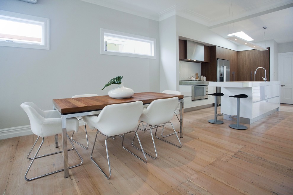 Photo of a contemporary kitchen in Auckland with stainless steel appliances.