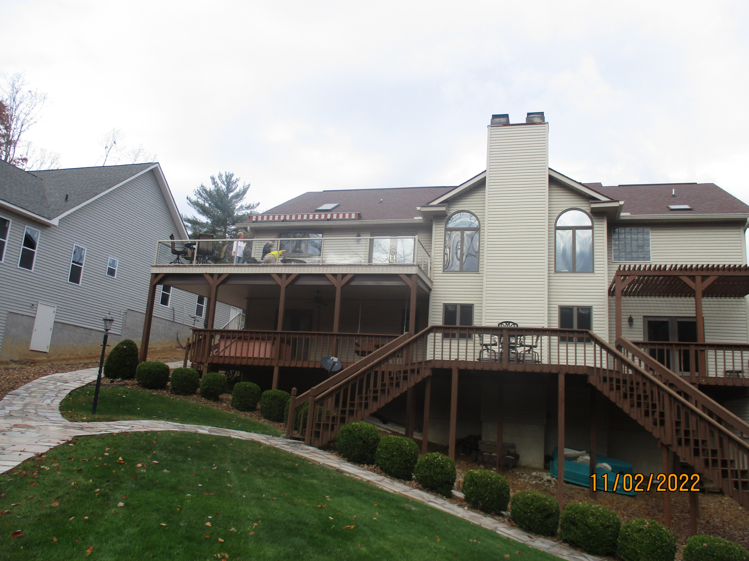 116 Motthaven Drive - Timber Frame Deck Addition