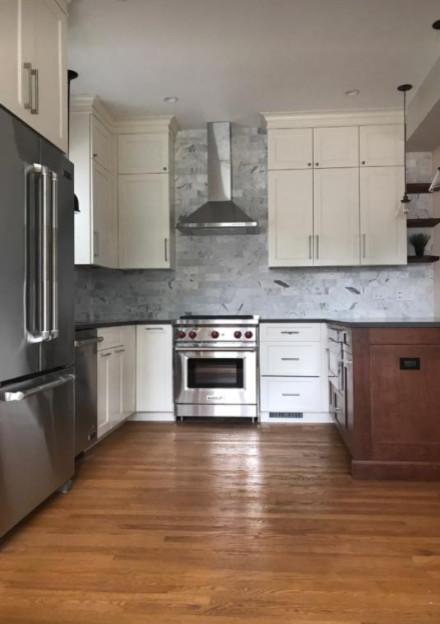 Kitchen - kitchen idea in Chicago