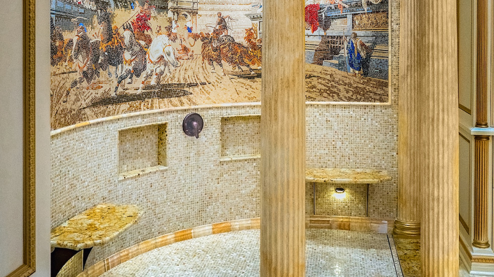 Immagine di una grande stanza da bagno padronale american style con panca da doccia