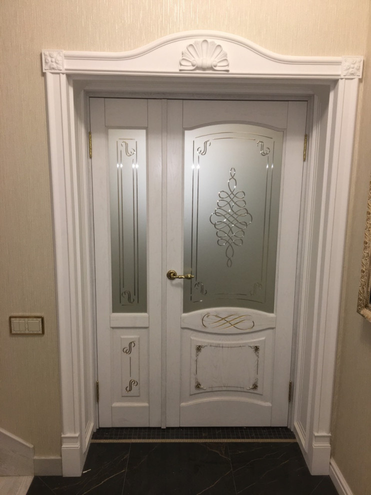 Классические двери из массива дуба