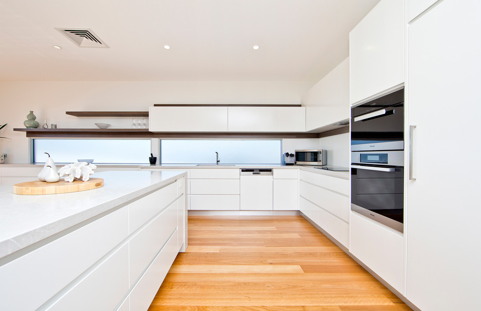 Nelson Bay Residence - Modern - Kitchen - Sydney - by Torren Bell
