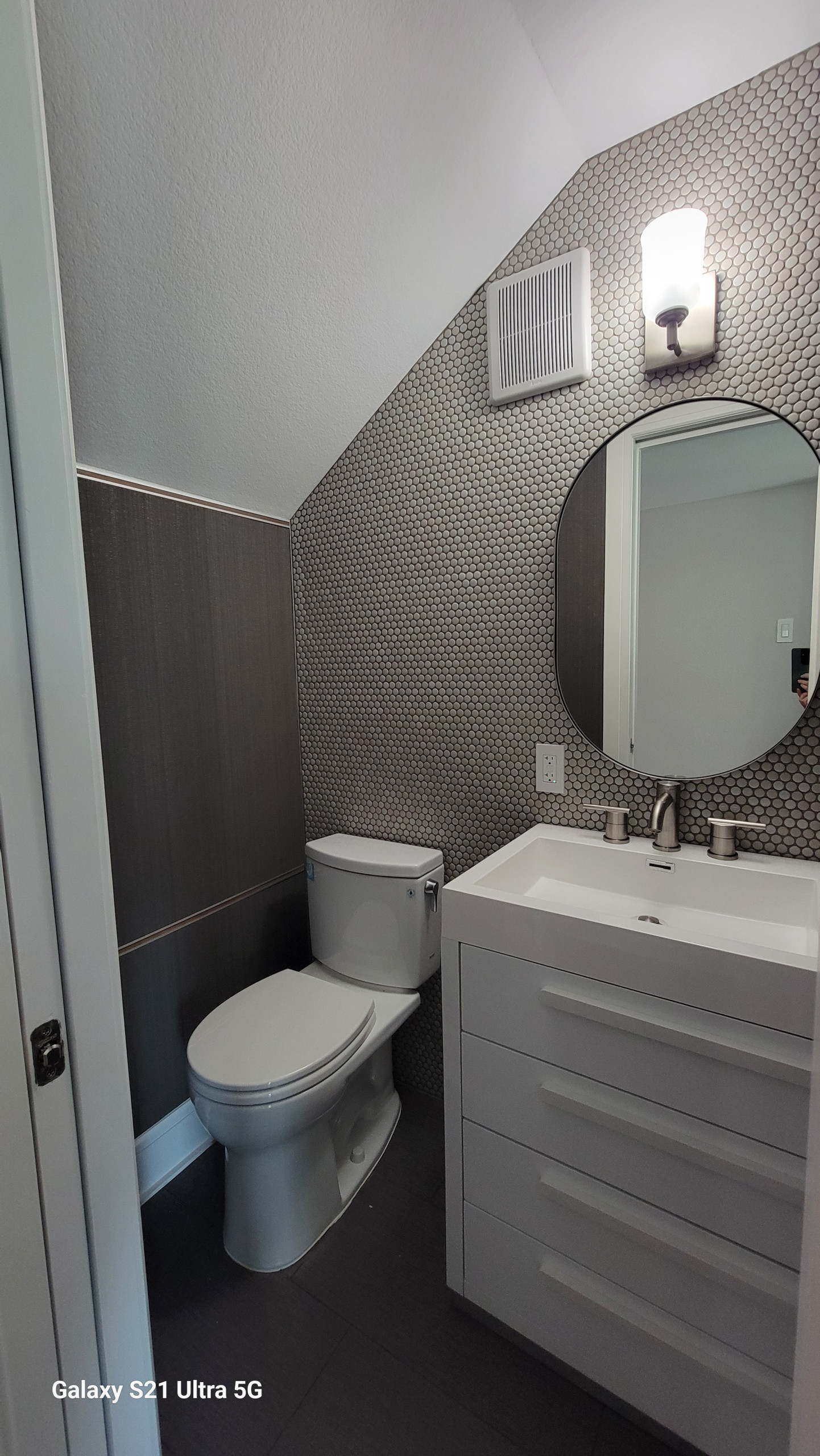 FULL  MODERN REMODELATION HOME / NEW FLOORING, CUSTOM HANDRAIL