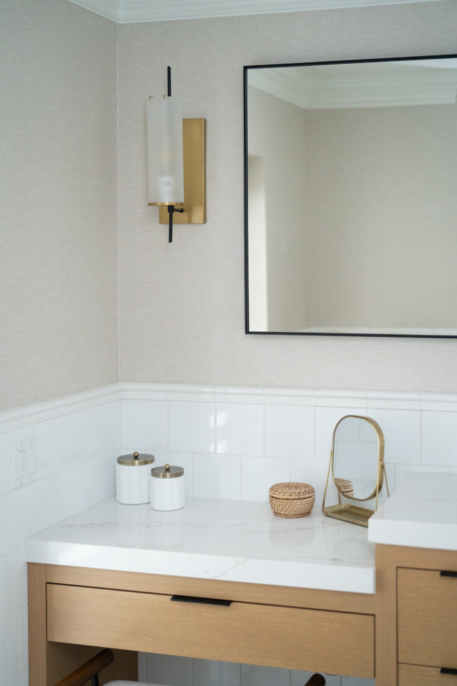 Transitional home design photo in Miami