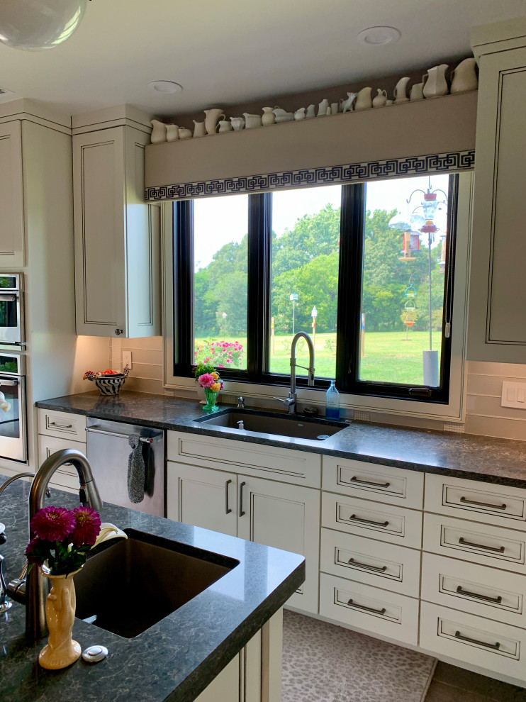 Wilson Dr Collaboration: Erin Welner Interiors &amp; Sherri Fandrich Designs/Mot