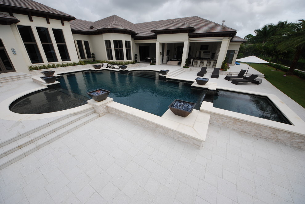 Design ideas for a modern pool in Miami.