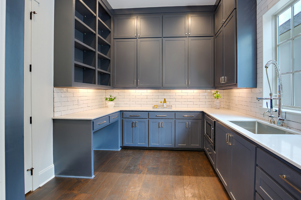 Inspiration for a transitional home design remodel in New Orleans