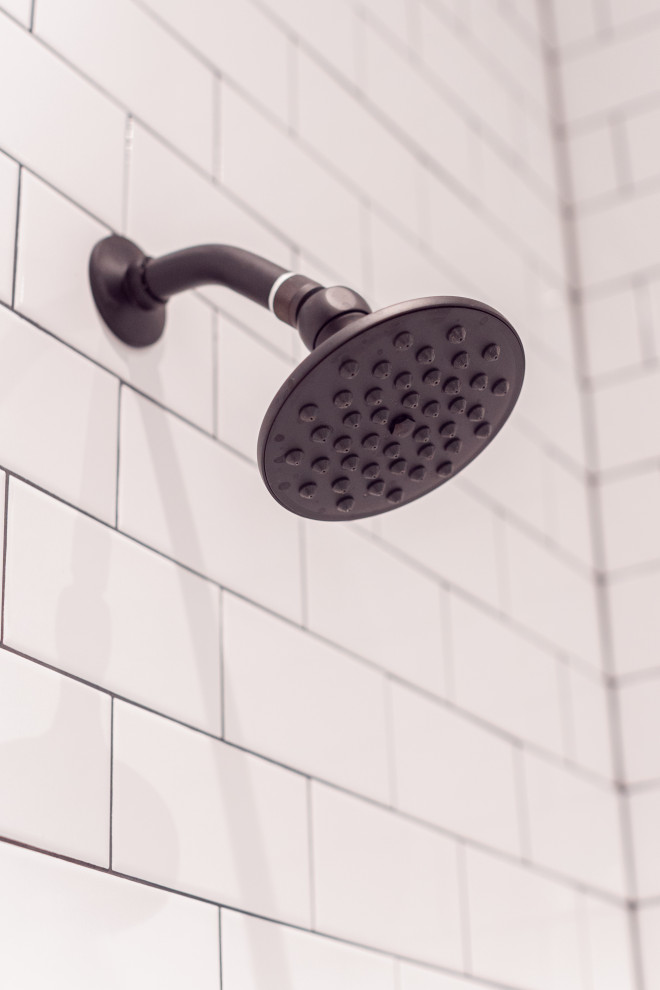 English Chestnut | Master Bathroom
