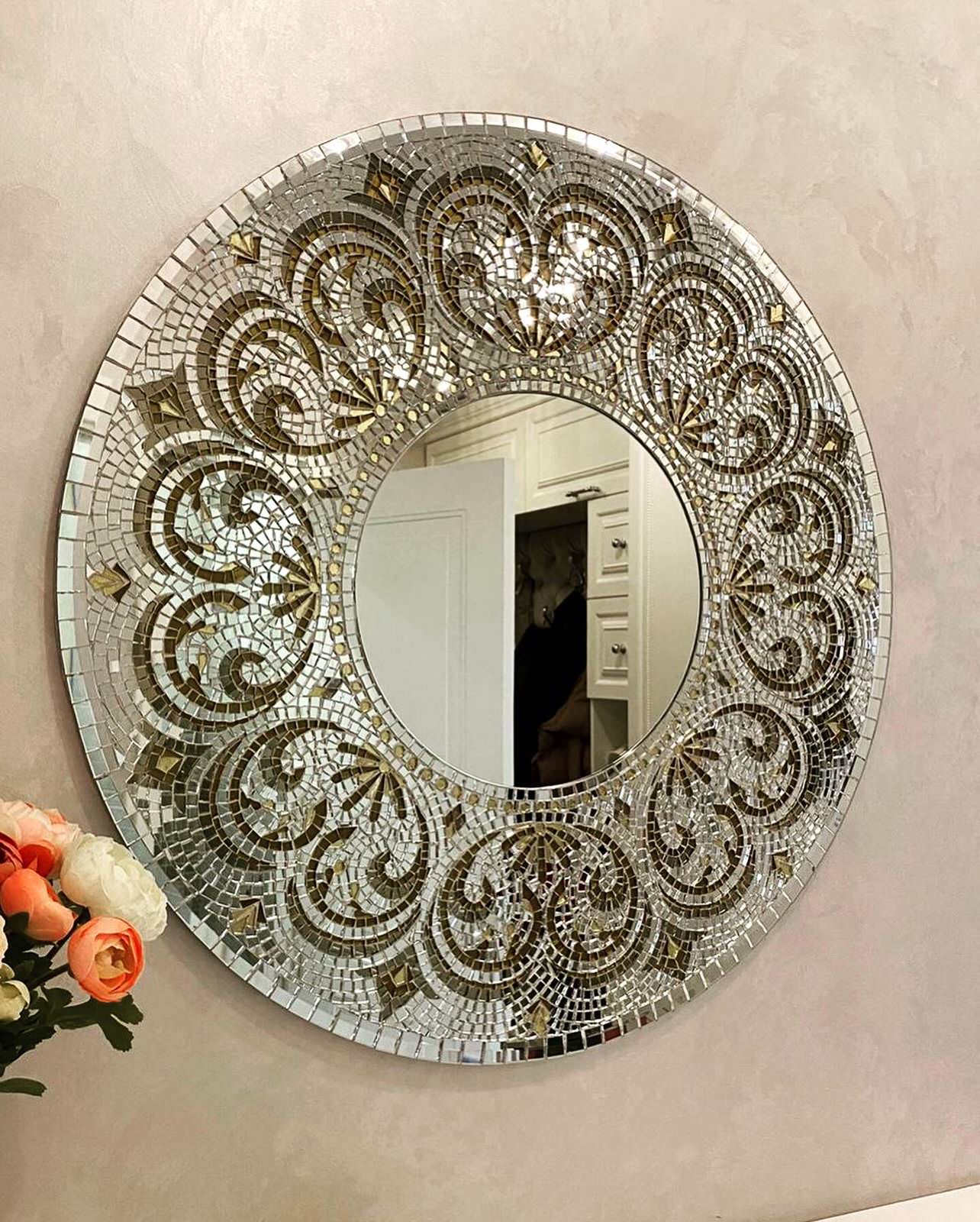 Круглое зеркало