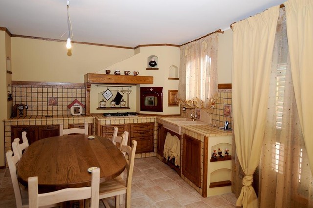 CUCINE RUSTICHE piastrellate o in muratura landhausstil-kueche