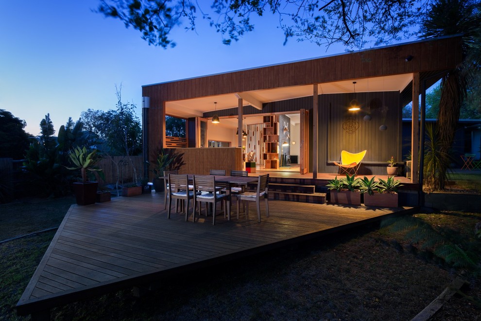 This is an example of a mid-sized contemporary deck in Melbourne with no cover.