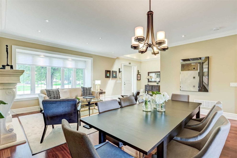 Inspiration for a transitional home design remodel in Toronto
