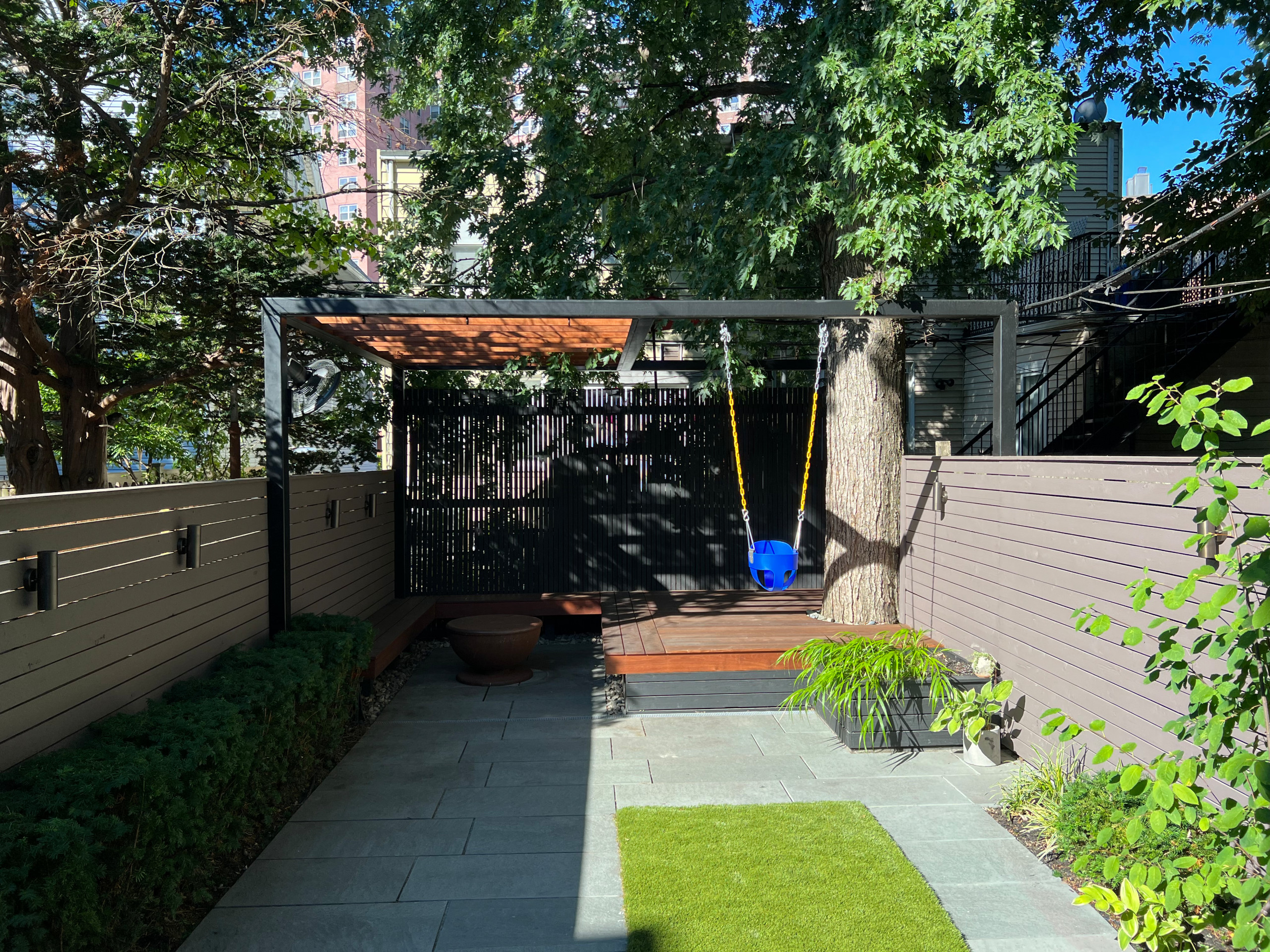 Kensington Neighberhood in Brooklyn Family Garden