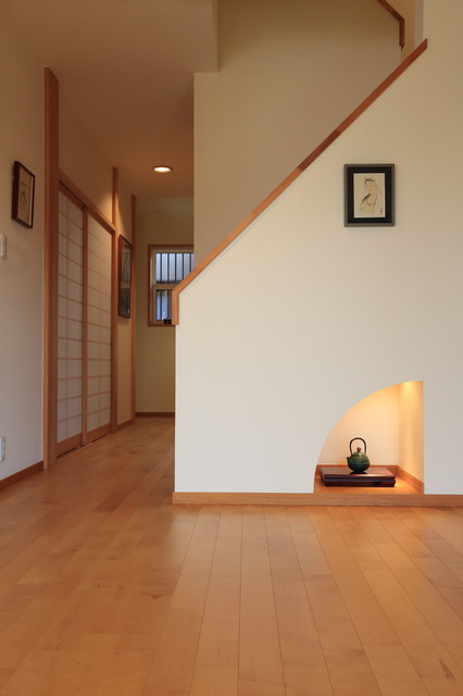 水と木の香る、和みの和の家 japanisch-flur