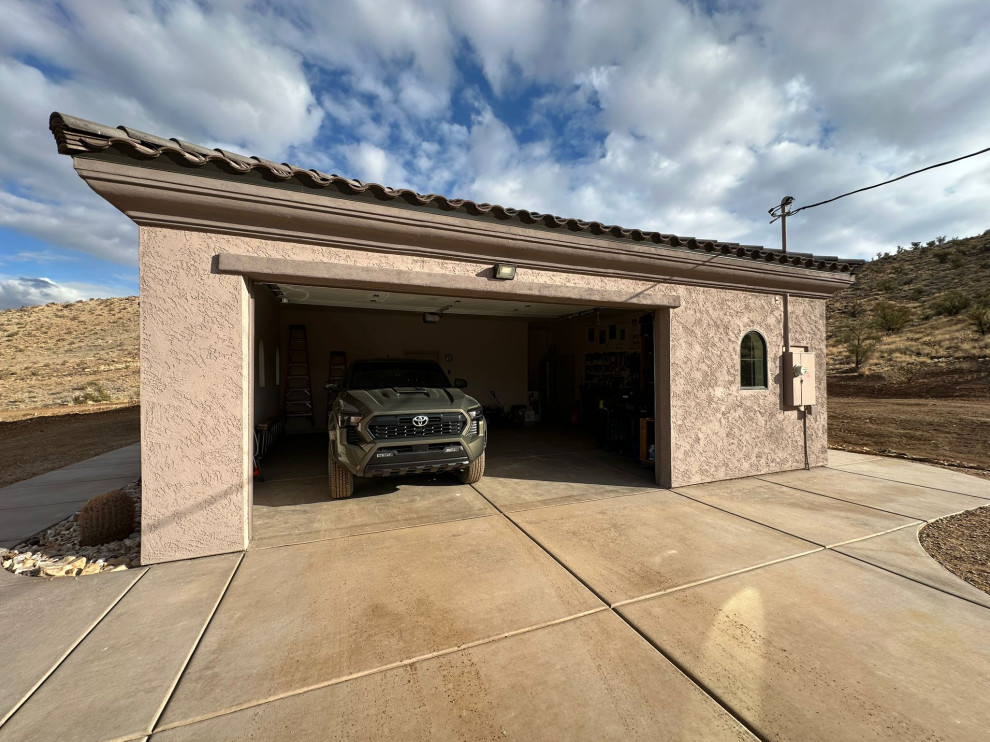 CASTILLO DE LE SERENDIPIA, N Randolph Rd / Custom New Home