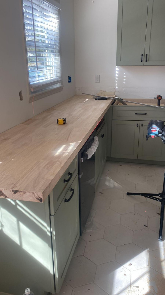 Kitchen Remodel – Custom Wood Countertops & Cabinet Refinishing