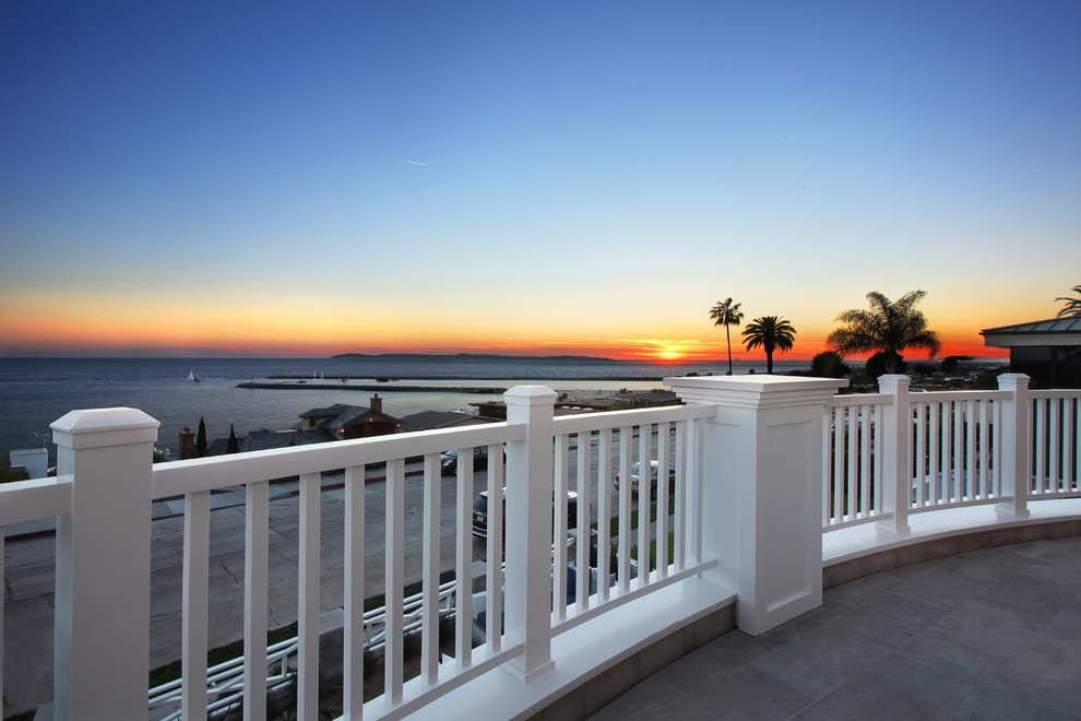 Home design - transitional home design idea in Orange County
