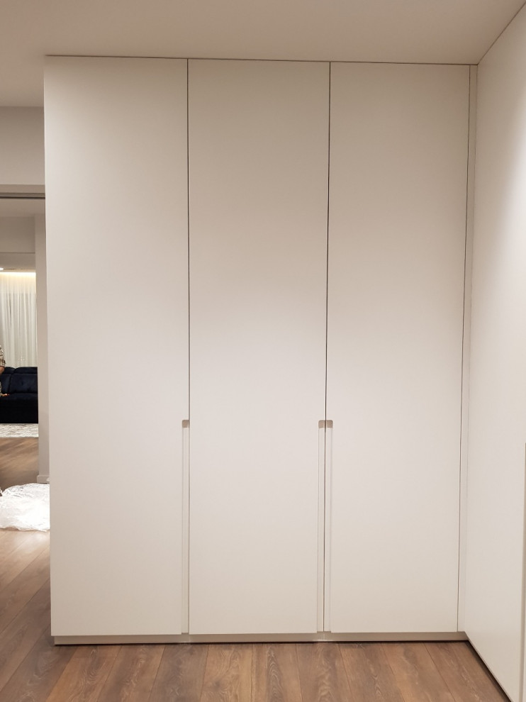 Угловой шкаф