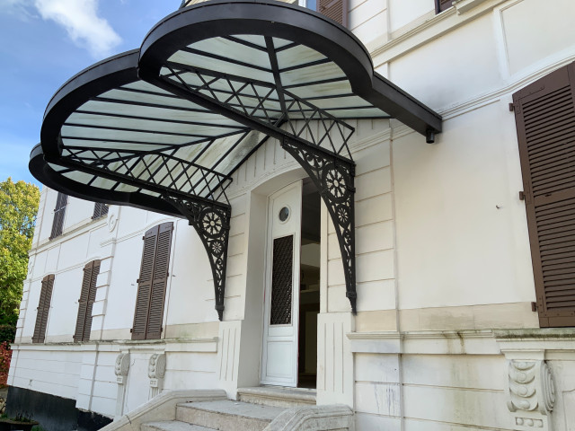 Maison d'exception nyklassisk-fasad