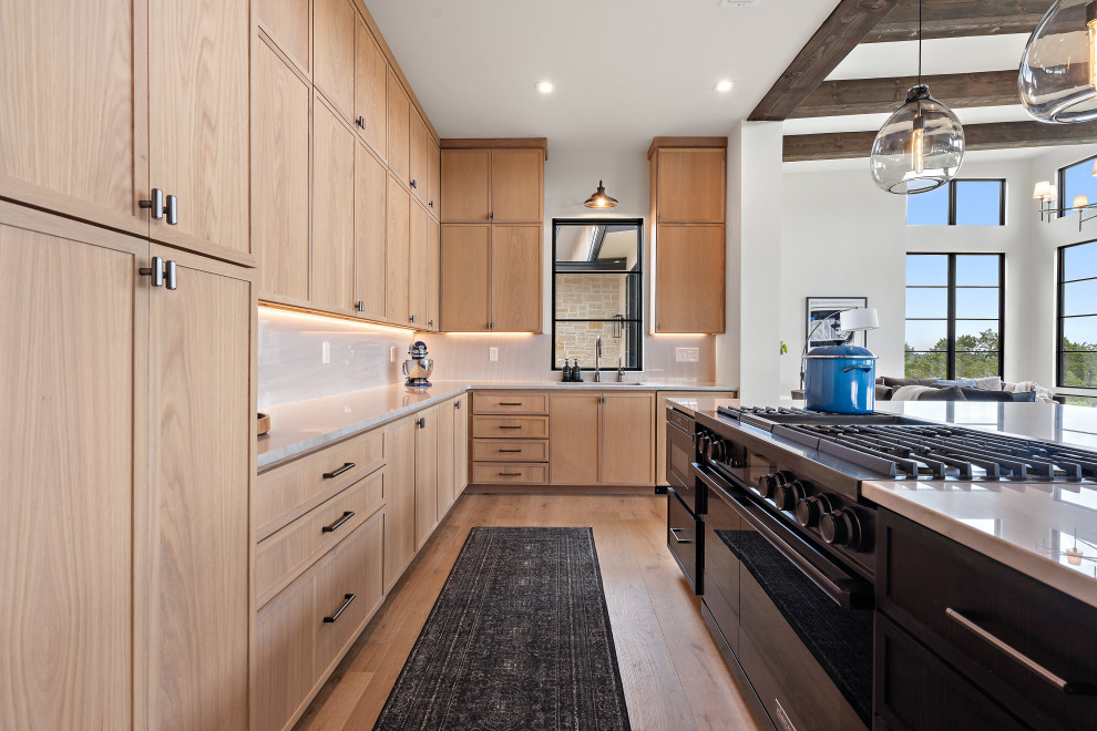 Transitional kitchen photo in Austin