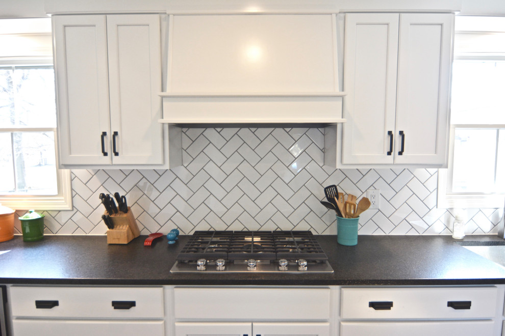 Example of a transitional kitchen design in Indianapolis