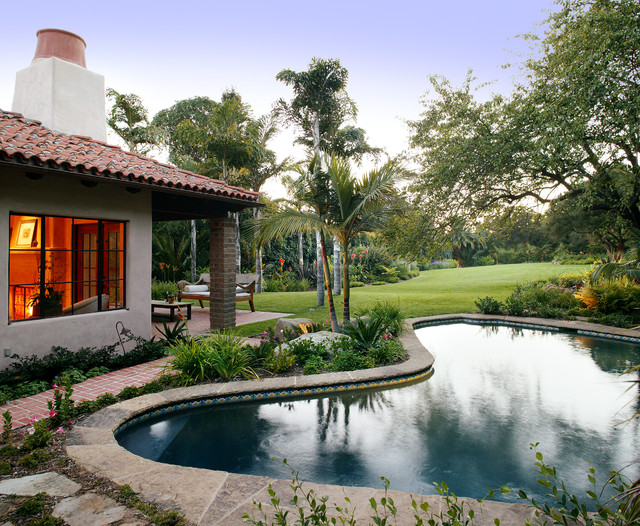Old Adobe Renovation & Addition mediterraneo-piscina