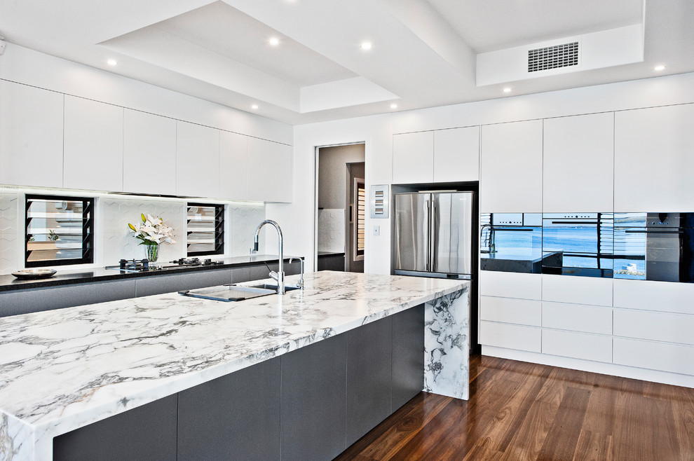 Sovereign Island - Modern - Kitchen - Brisbane - by Astoria Designs ...