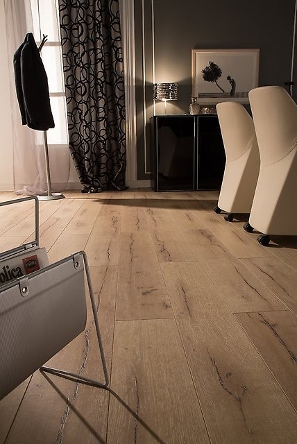 Ламинированный паркет Kaiser в интерьере.