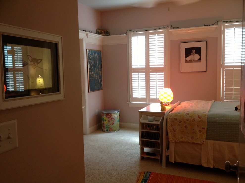 Traditional kids' room in Raleigh.