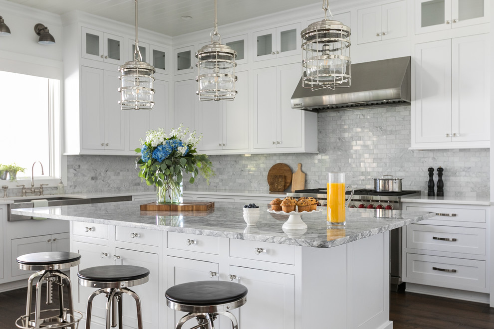 Inspiration for a farmhouse kitchen remodel in Jacksonville