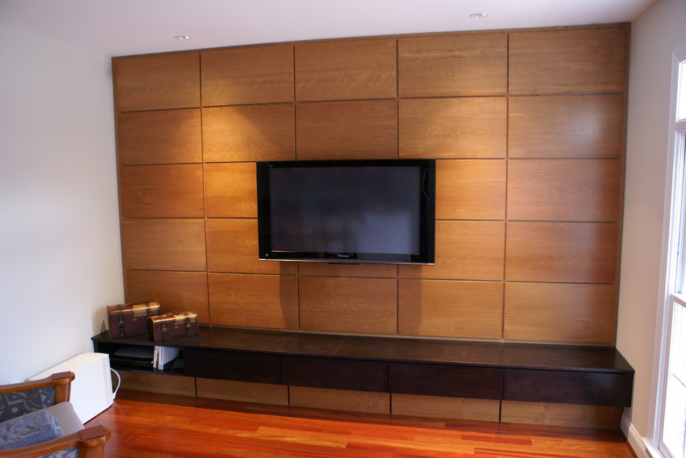 Photo of a modern family room in Los Angeles.