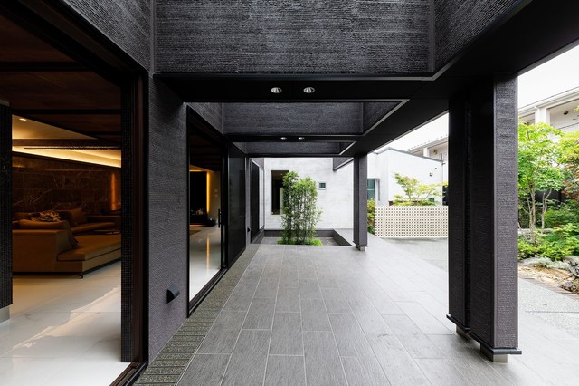 摂津の家 contemporary-exterior